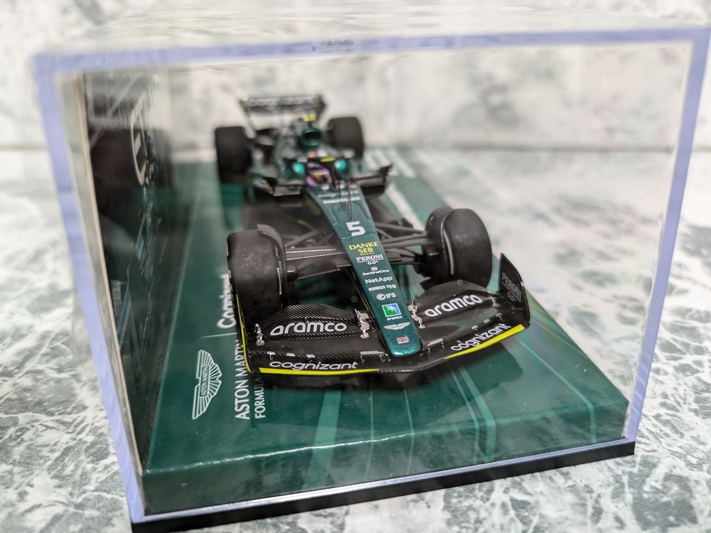 ミニチャンプス 1/43 アストン マーティン アラムコ ミニチャンプス 1/43 アストン マーティン アラムコ