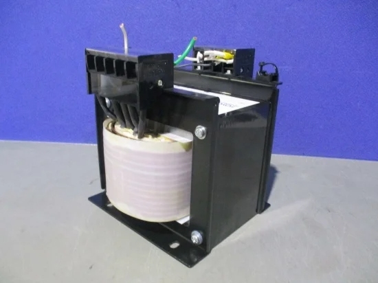 中古 TOYOZUMI isolation transformer SD21-03KB 絶縁トランス 中古 TOYOZUMI isolation transformer SD21-03KB 絶縁トランス