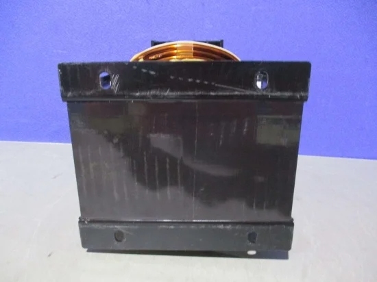 中古 TOYOZUMI isolation transformer SD21-03KB 絶縁トランス 中古 TOYOZUMI isolation transformer SD21-03KB 絶縁トランス