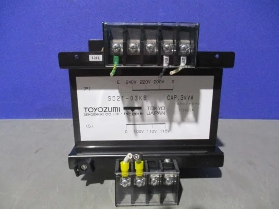 中古 TOYOZUMI isolation transformer SD21-03KB 絶縁トランス 中古 TOYOZUMI isolation transformer SD21-03KB 絶縁トランス