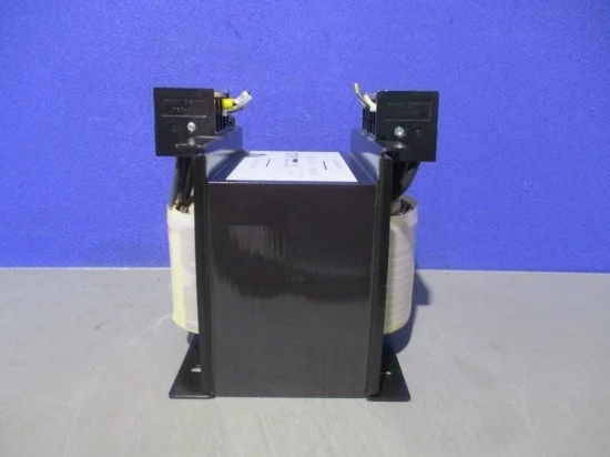 中古 TOYOZUMI isolation transformer SD21-03KB 絶縁トランス 中古 TOYOZUMI isolation transformer SD21-03KB 絶縁トランス