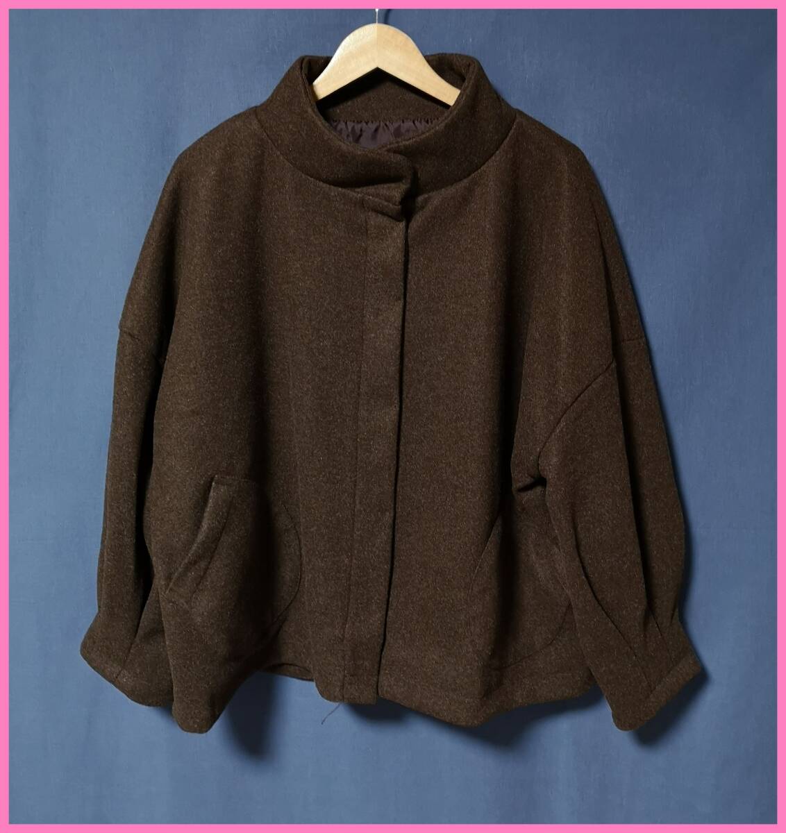 ＪＫＴ‐８２☆冬☆新品☆送料込み☆即決☆ナチュラル系☆フェルト素材☆ジャケット☆Ｍ～Ｌサイズ☆こげ茶色系☆プリーツ☆ゆったり