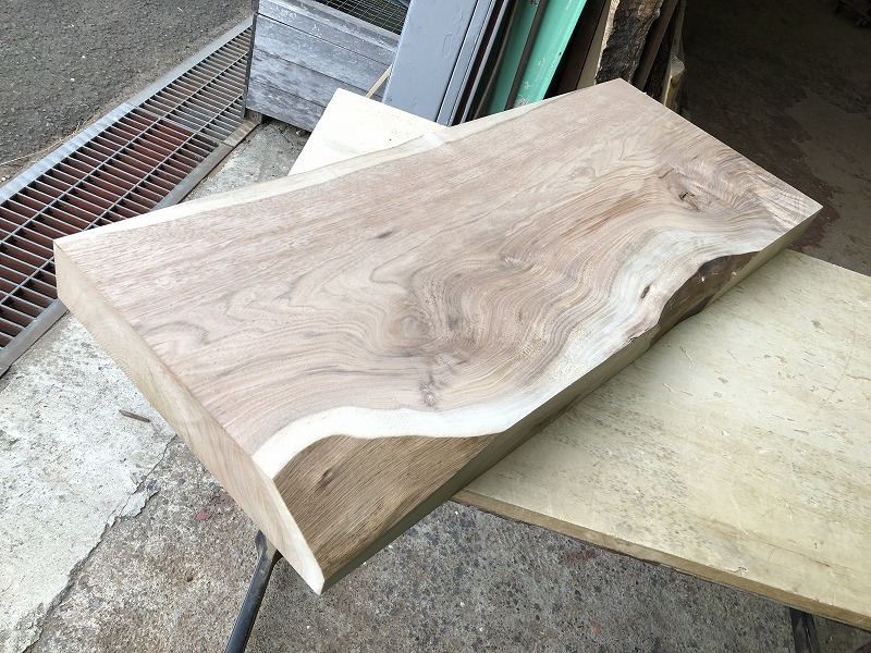 アルミ板 30x80x870 (厚x幅x長さ㍉) 保護シート付 材料・素材 アルミ板 30x80x870 (厚x幅x長さ㍉) 保護シート付 材料・素材
