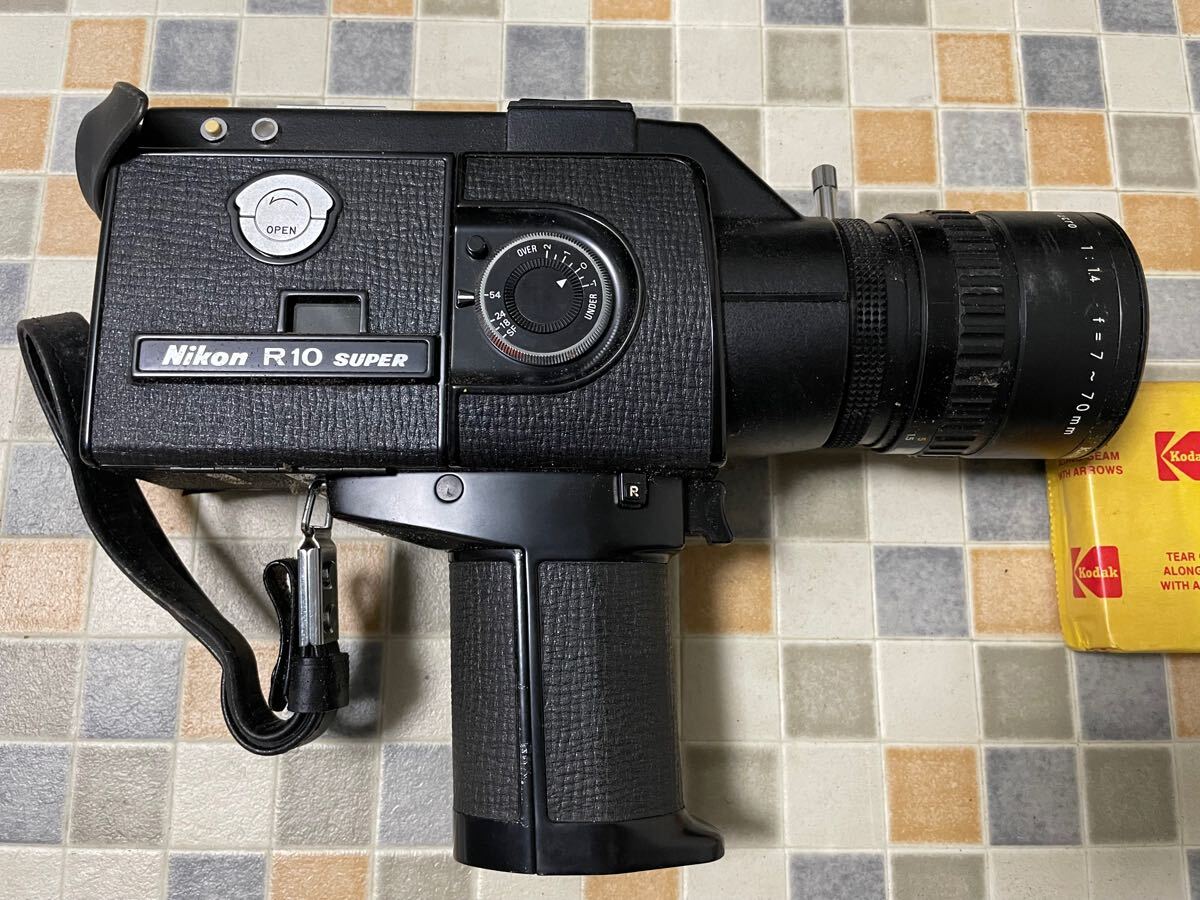 Nikon R10 Super Zoom フィルムカメラ カメラレンズ 昔い ビデオ Nikon R10 Super Zoom フィルムカメラ カメラレンズ 昔い ビデオ