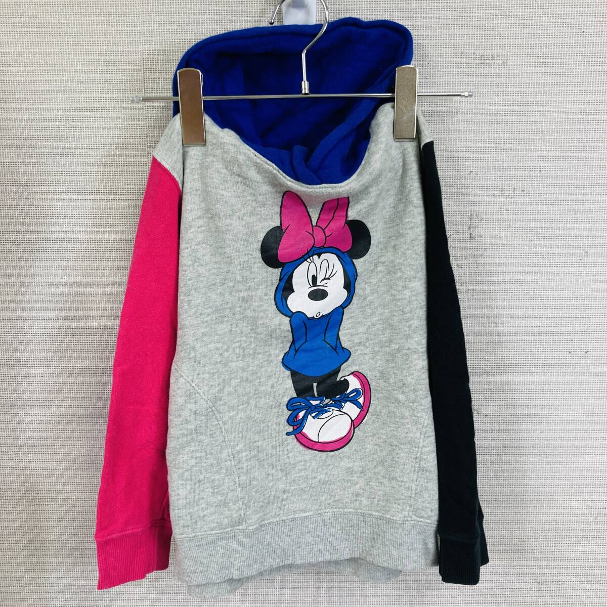 【2272】 UNIQLO ユニクロ ミニーマウスキッズパーカー グレー 120cm ガールズ UT ディズニー 配色カラー ポケット フード カジュアル