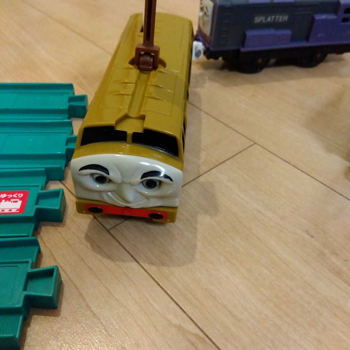 おしゃべりディーゼル10 (トーマスプラレール)【0181A】|Yahoo おしゃべりディーゼル10 (トーマスプラレール)【0181A】|Yahoo