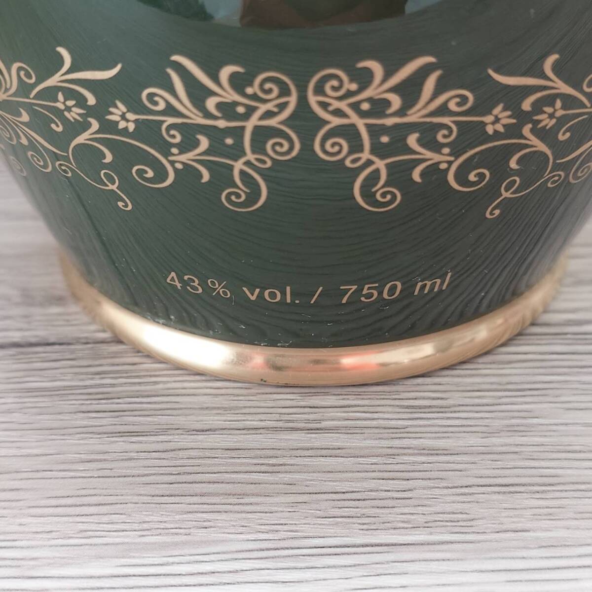 105251古酒〇未開栓 グレンフィディック18年 緑 陶器ボトル 105251古酒〇未開栓 グレンフィディック18年 緑 陶器ボトル