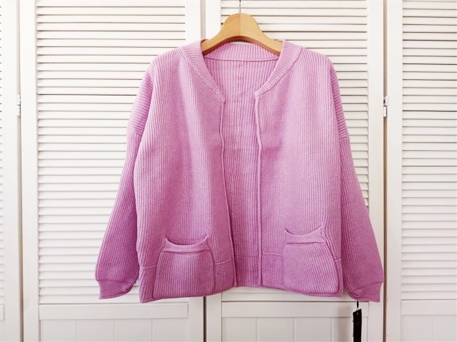 Ｍ－Ｌ * 新品タグ付き　ニットジャケット　カーディガン♪