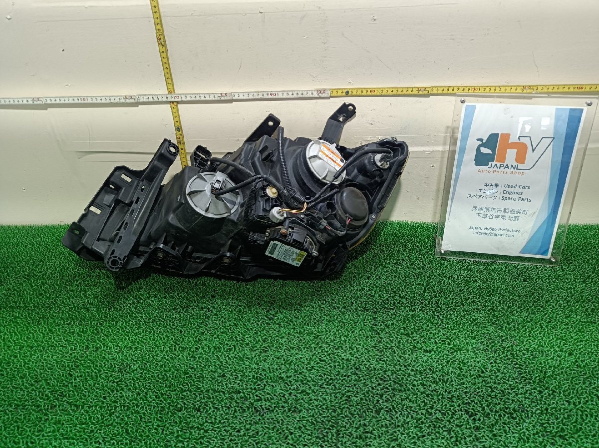 ホンダ 右 ヘッドライト ステップワゴンスパーダ DBA-RK5, 2011 #hyj NSP218749