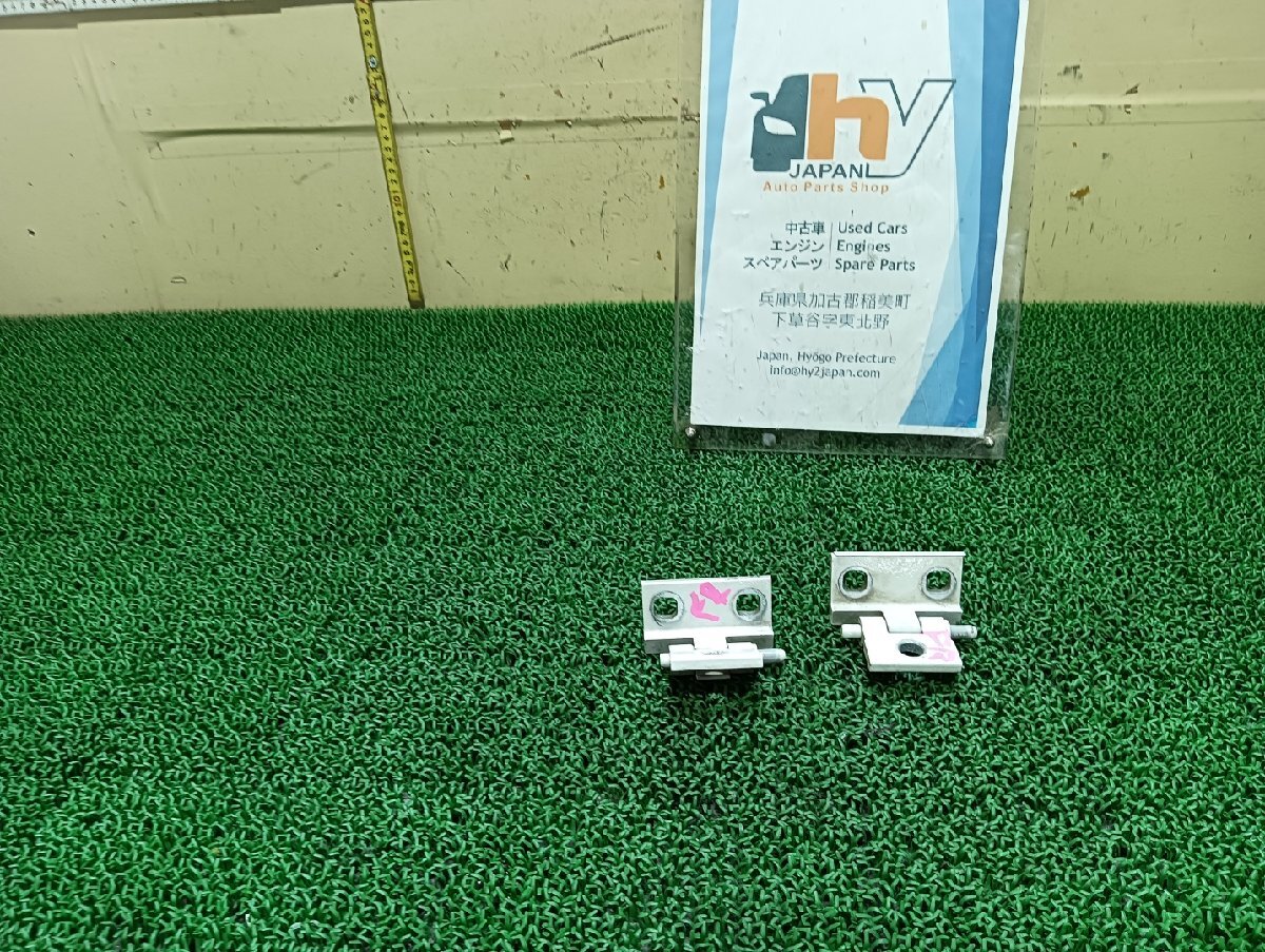 ボルボ 右フロントドアヒンジ V70 クロスカントリー CBA-SB5254AW, 2005 #hyj NSP209077