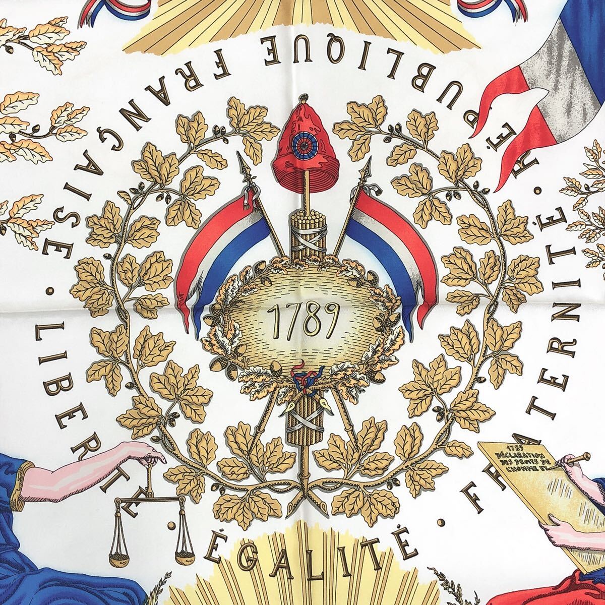 正規品 HERMES エルメス カレ90 スカーフ LIBERTE EGALITE FRATERNITE REPUBLIQUE FRANCAISE 1789 フランス革命を記念して シルク R尼1206(スカーフ)|売買されたオークション情報、Yahoo!オークション(旧ヤフオク!) の商品情報をアーカイブ公開 - オークファン(aucfan.com) 正規品 HERMES エルメス カレ90 スカーフ LIBERTE EGALITE FRATERNITE REPUBLIQUE FRANCAISE 1789 フランス革命を記念して シルク R尼1206(スカーフ)|売買されたオークション情報、Yahoo!オークション(旧ヤフオク!) の商品情報をアーカイブ公開 - オークファン(aucfan.com)