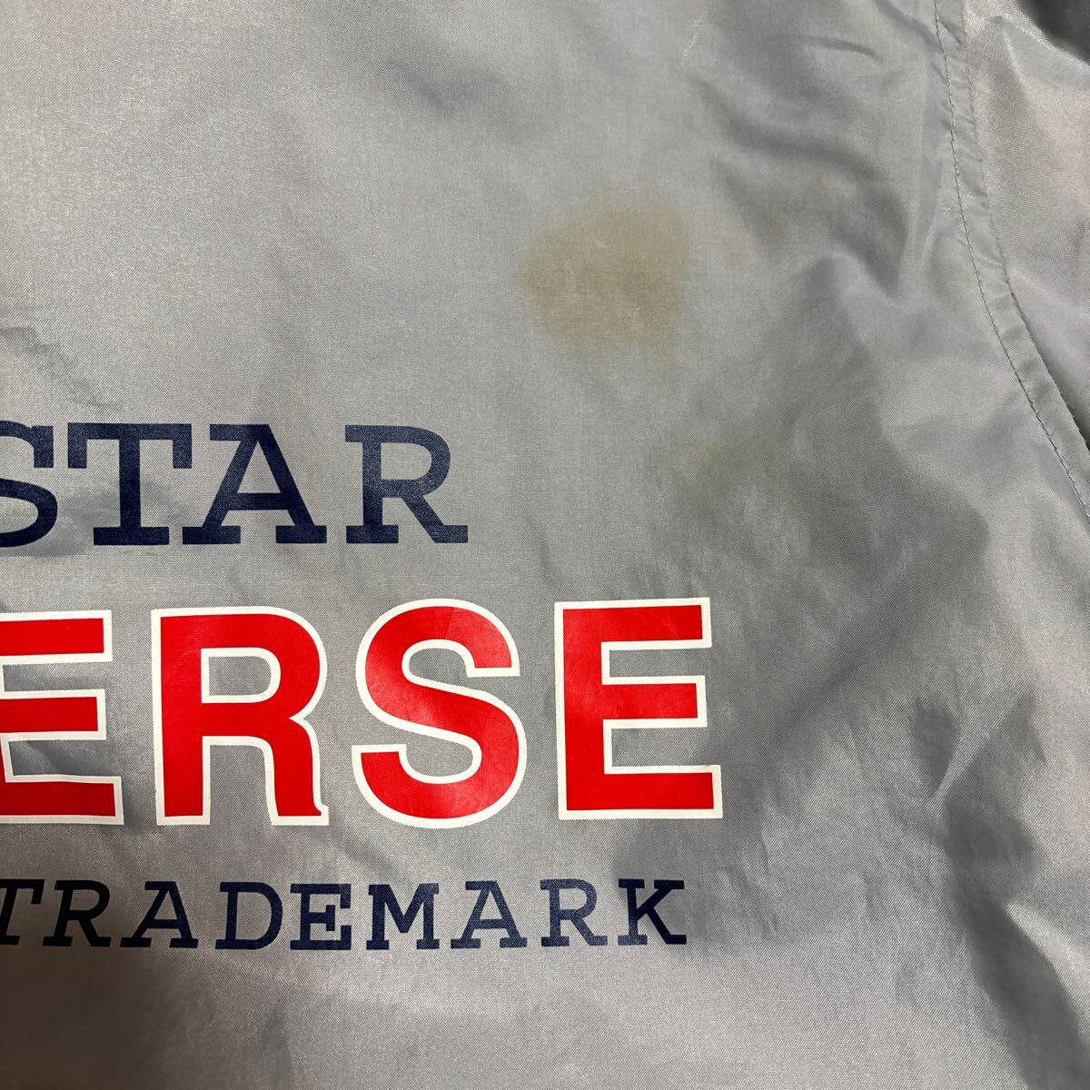 used、コンバース CONVERSE ALL STAR 、フード付きパーカージャケット、140サイズ、ポリエステル100%、里ボア地、グレー色、背中に汚れあり