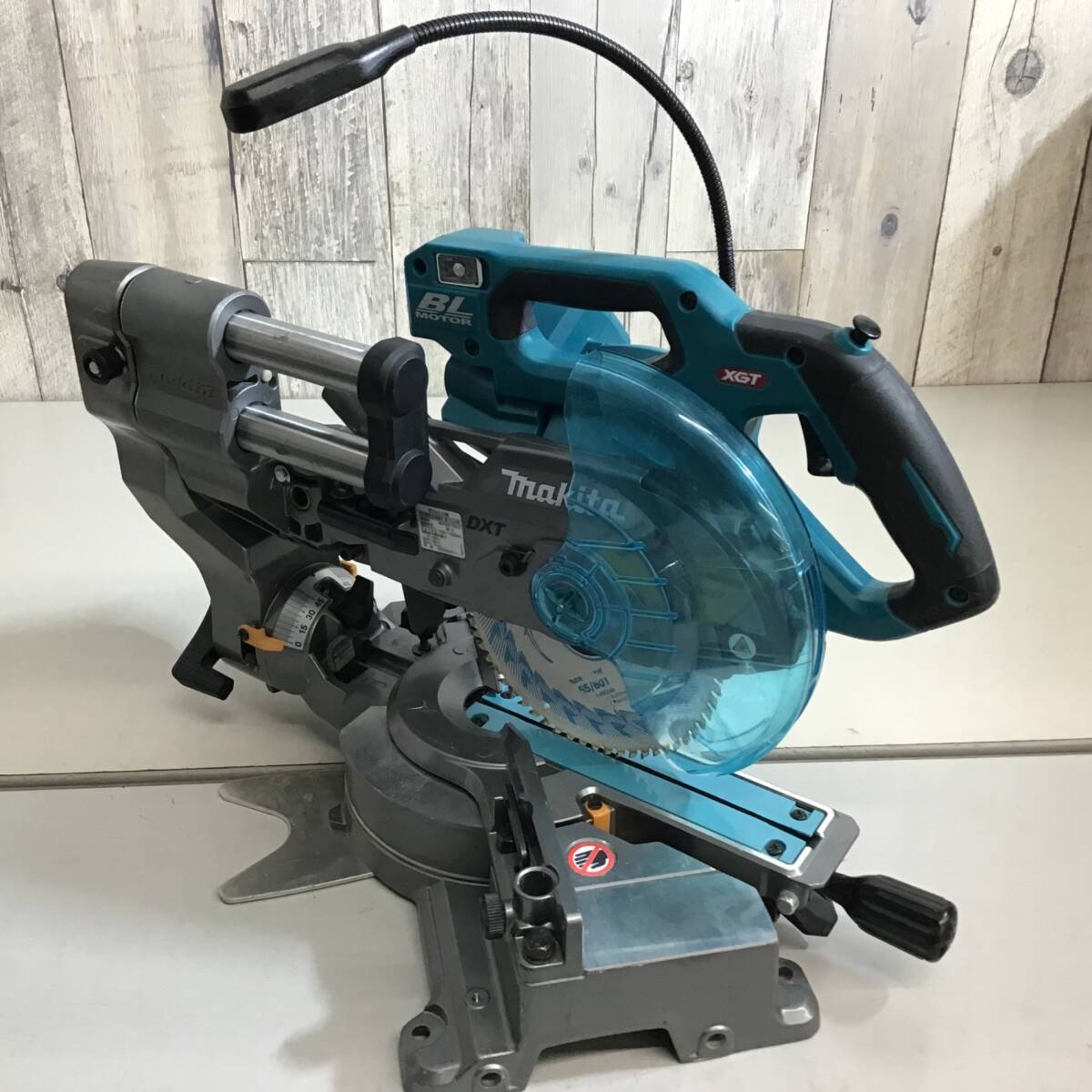 【中古品】★マキタ(makita) コードレススライドマルノコ LS001GZ ★送料無料★