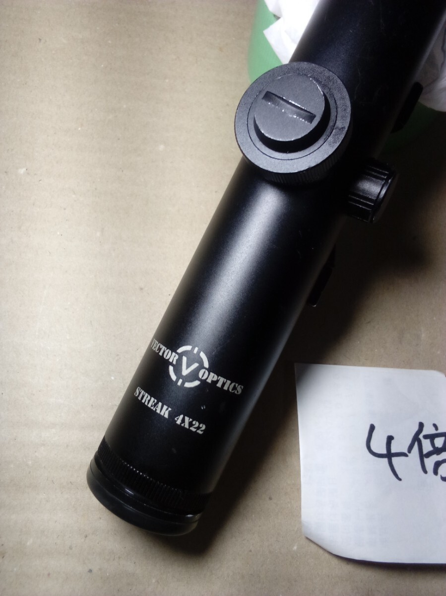 ４倍スコープ　VectorOptics(VICTOPTICS) SCRD-06 STREAK 4x22　実銃対応　送料込み