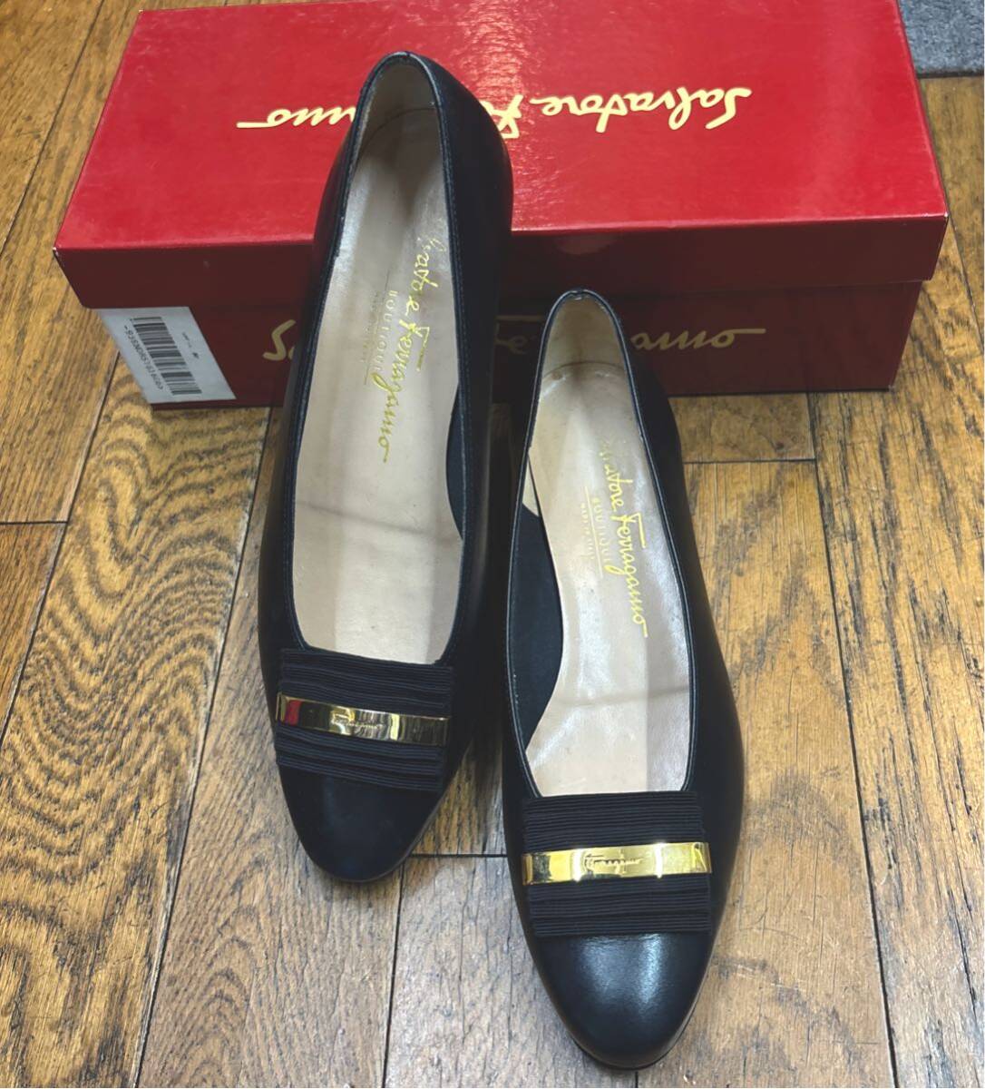 Ferragamo サルヴァトーレ フェラガモ パンプス イタリア製 レザー濃紺　レバンテ　6ハーフC 23.5センチ