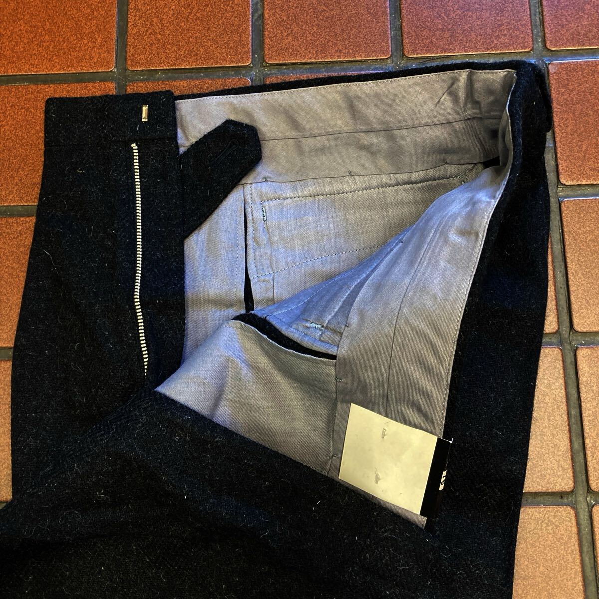 ｛新品｝暖かパンツ ビジネス カジュアル スラックス サイズ 76cm 2タック ツィード系 肉厚生地 ヘリンボーン BIEN ENTRE チャコールグレイ_画像7
