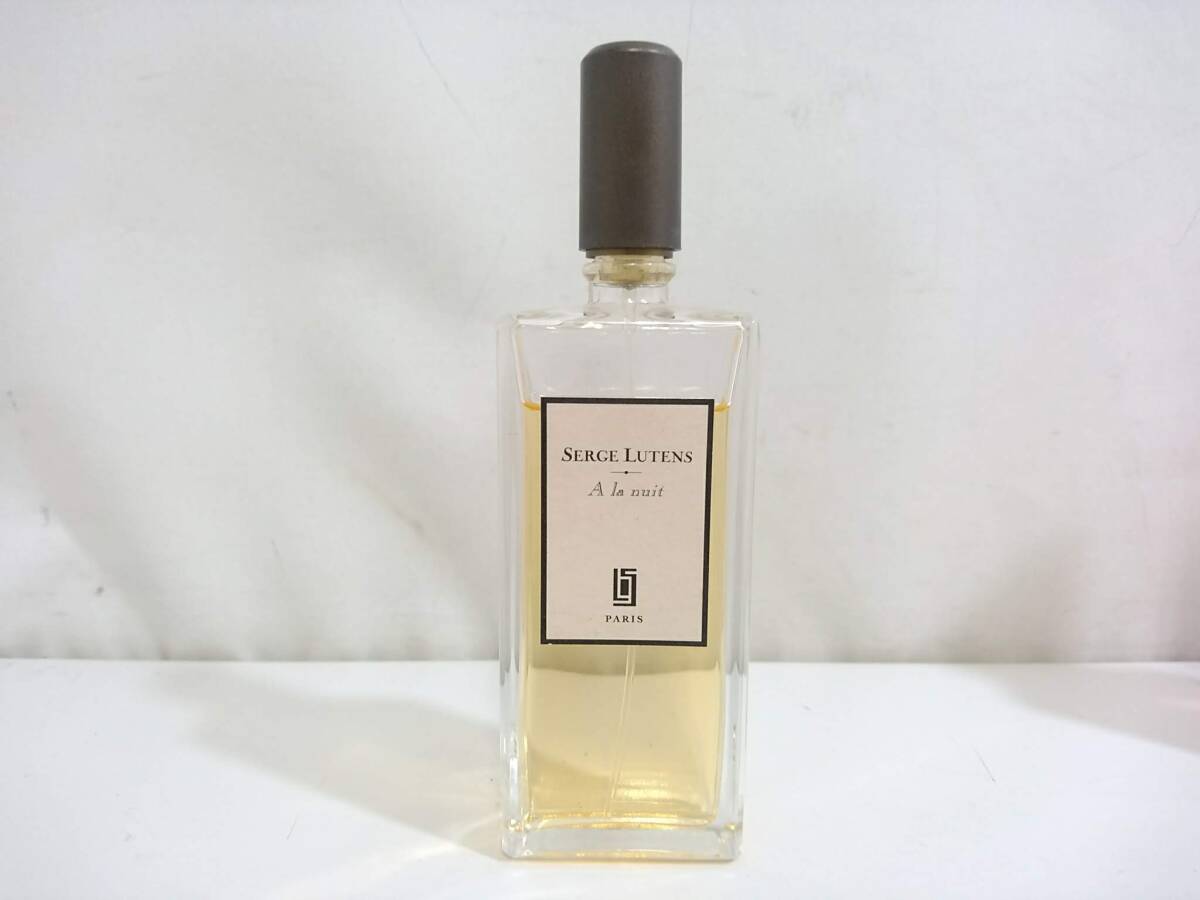 SERGE LUTENS A la nuit（残量半分） 廃盤品】Serge Lutens A la nuit 香水 - メルカリ