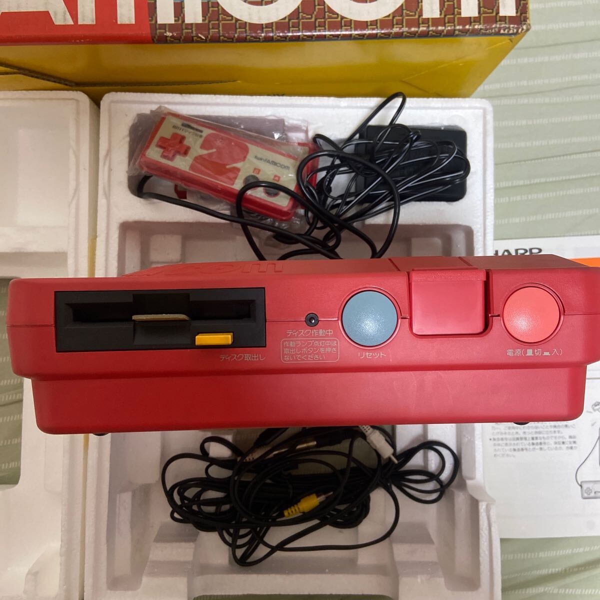 シャープ ツインファミコン レッド 赤 FAMICOM レトロゲーム FC シャープ ツインファミコン レッド 赤 FAMICOM レトロゲーム FC