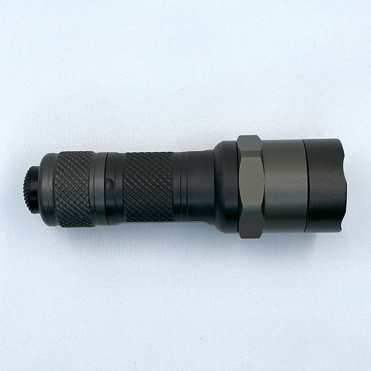 Yahoo!オークション - surefire E1e HA フラットボディー 旧ロゴ Yahoo!オークション - surefire E1e HA フラットボディー 旧ロゴ