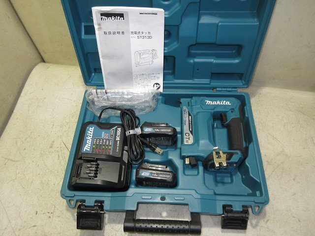 ▲▽8689　マキタ　充電式タッカ　ST313D　バッテリ×２　充電器　セット品△▼