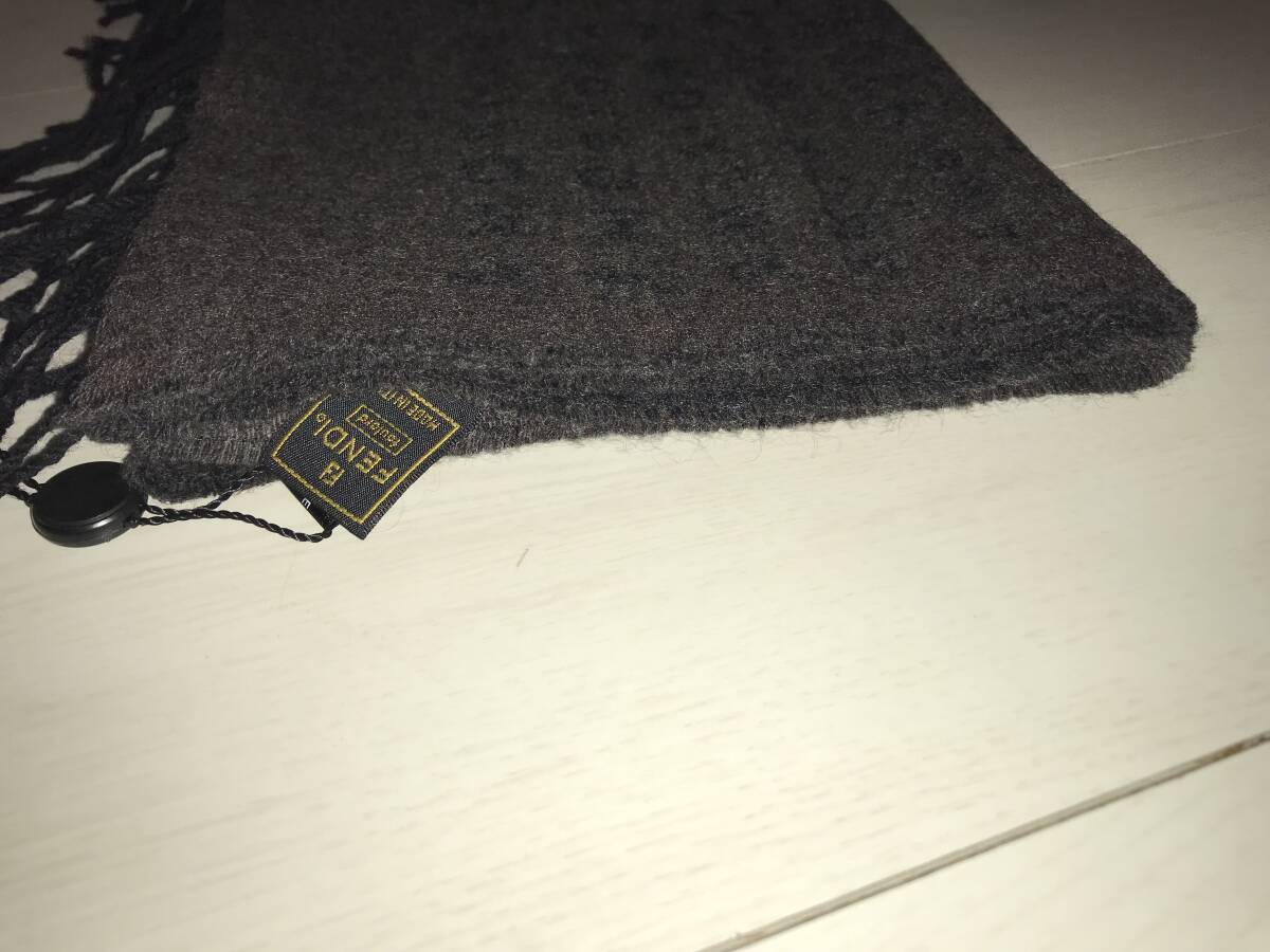 タグ付き未使用フェンディFENDIマフラー本物¥500から タグ付き未使用フェンディFENDIマフラー本物¥500から