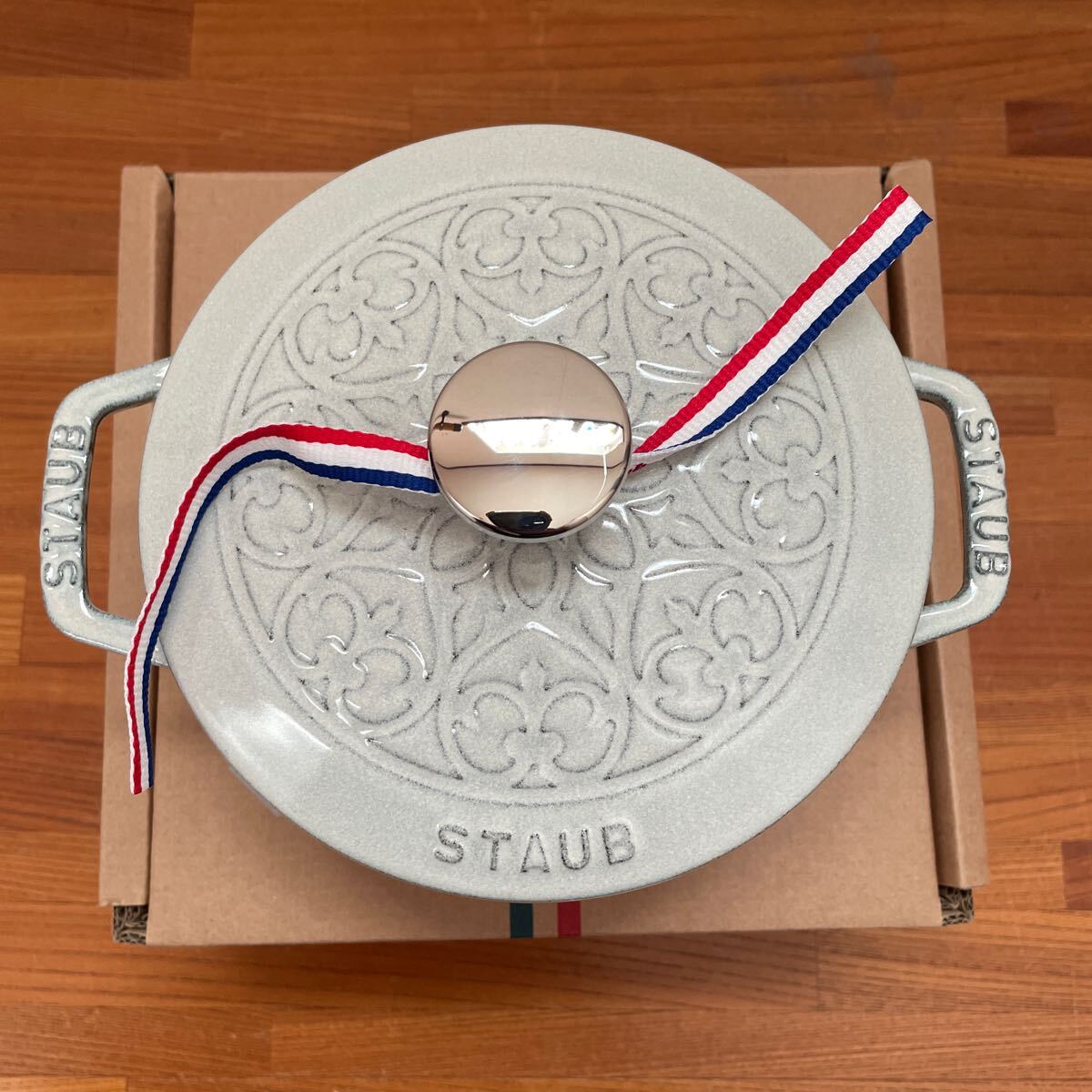 ストウブ staub ワナベ WA-NABE 16cm リリー lily カンパーニュ ストウブ staub ワナベ WA-NABE 16cm リリー lily カンパーニュ