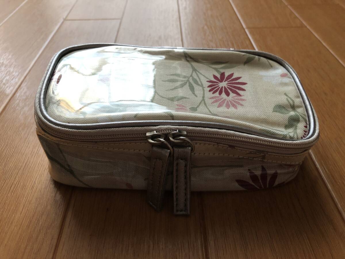 新品　未使用　化粧ポーチ　鏡付き　小物入れ