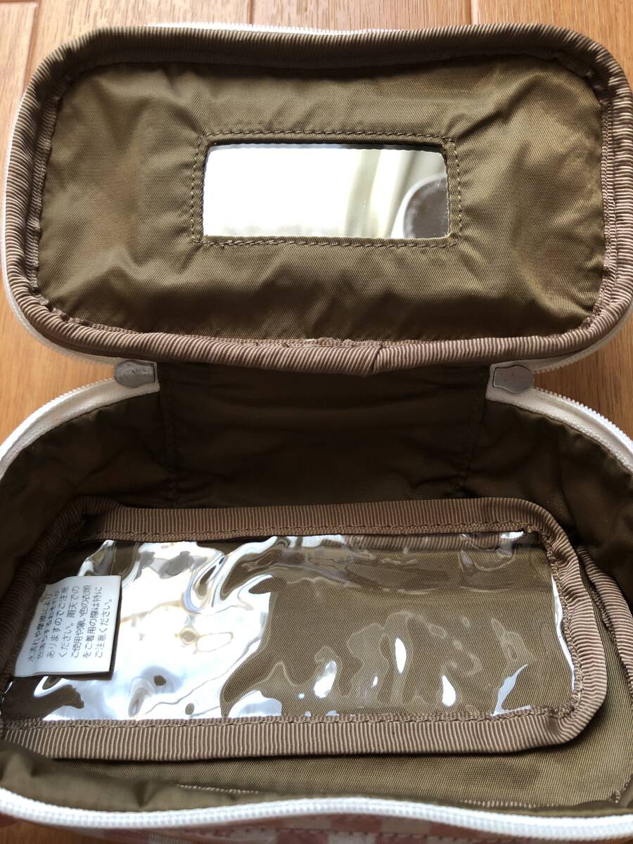 新品　未使用　化粧ポーチ　鏡付き　ピンク　小物入れ