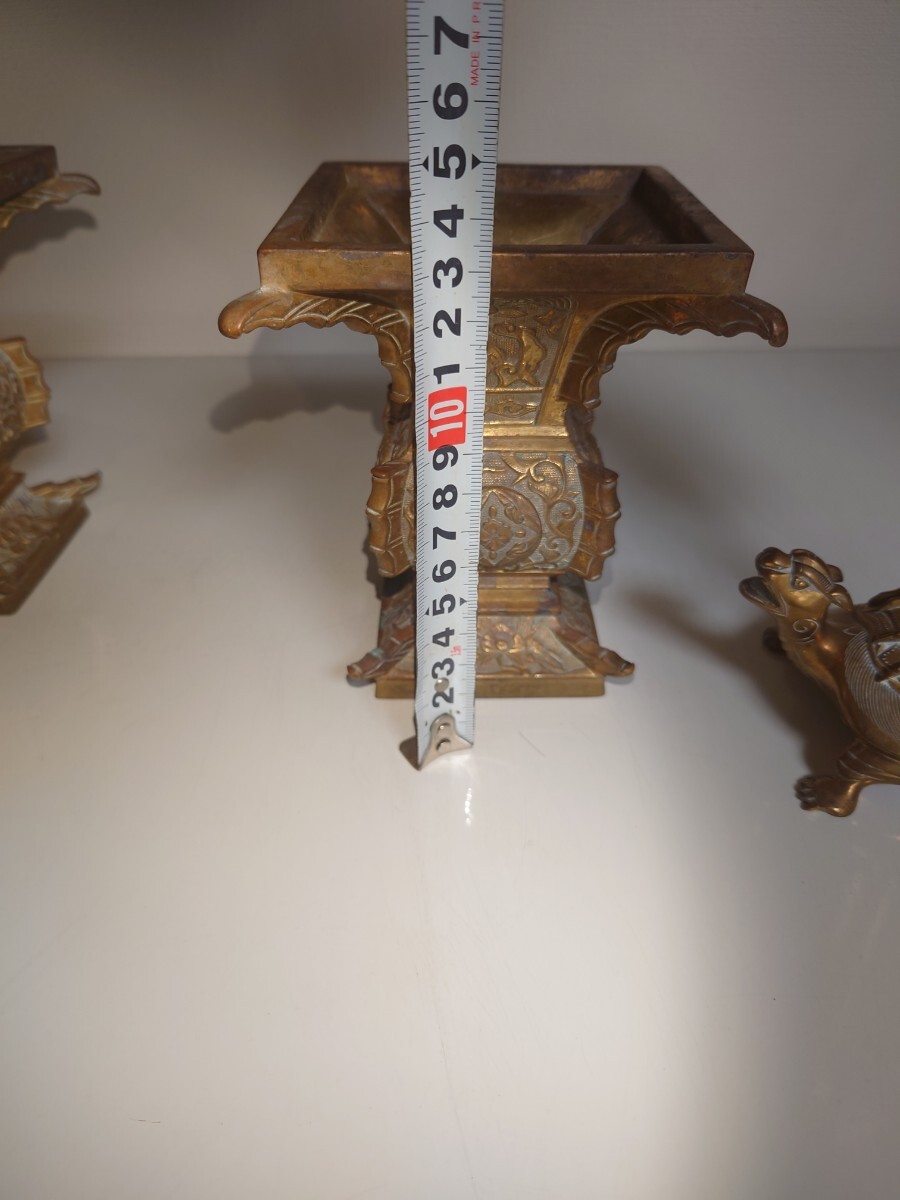 仏具 真宗大谷派 花立4.5寸一対 燭台一つ1尺1寸 中古 仏具 真宗大谷派 花立4.5寸一対 燭台一つ1尺1寸 中古