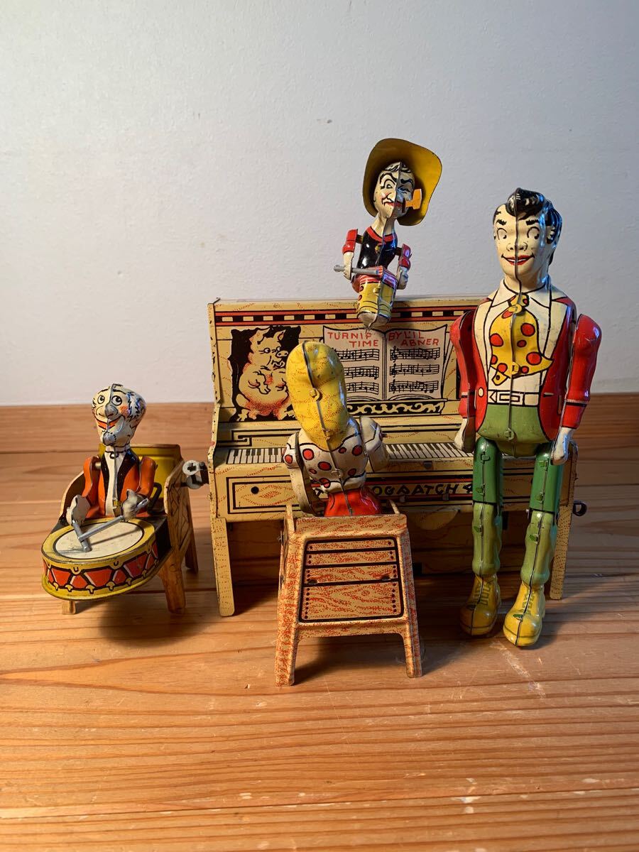 現状品】1930年代〜1940年代 ブリキ リルアブナーとドッグパッチ 現状品】1930年代〜1940年代 ブリキ リルアブナーとドッグパッチ