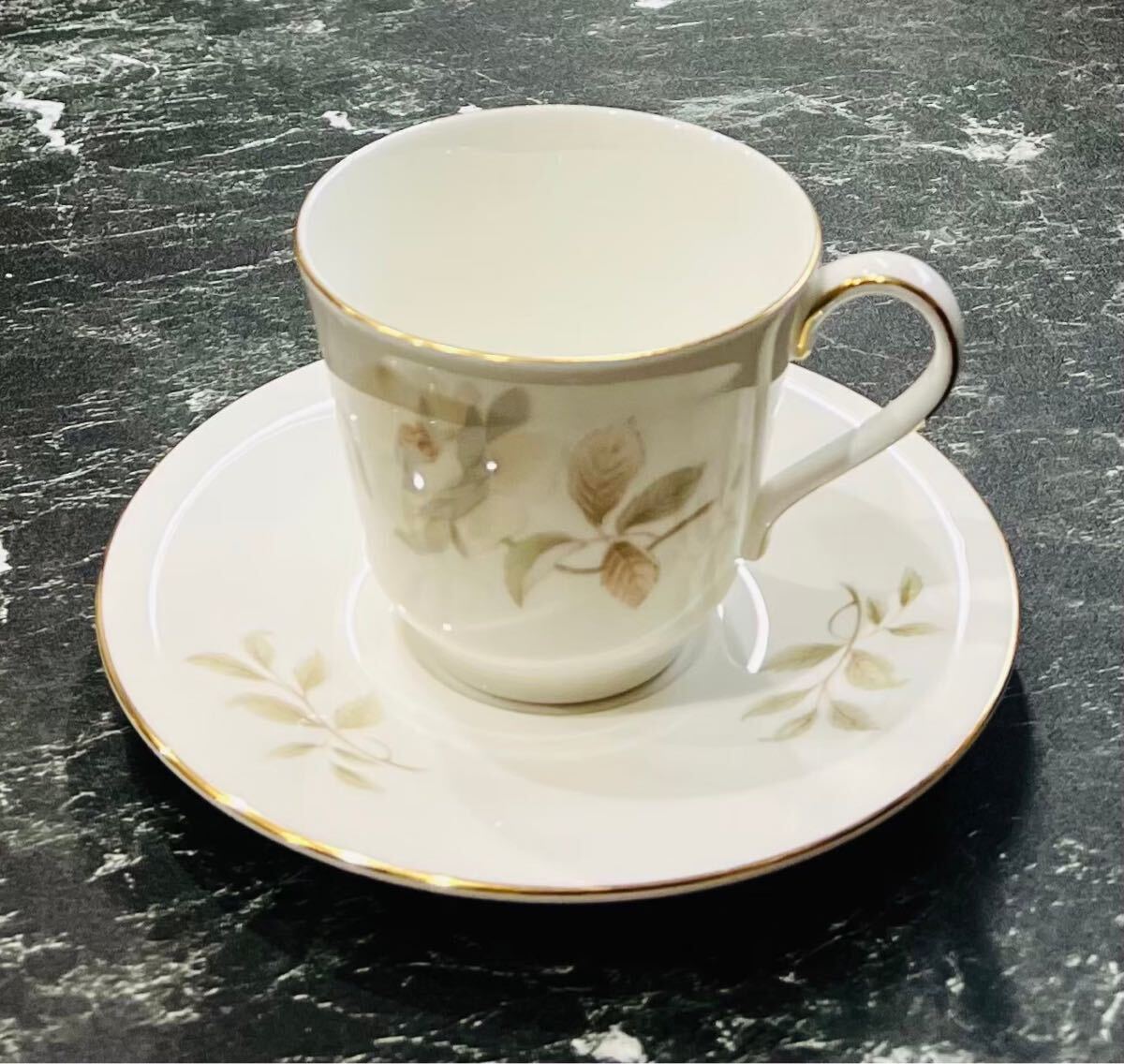 ロイヤルドルトン YORKSHIRE ROSEコーヒカップ&ソーサー 単品 ソーサー カップ 廃盤