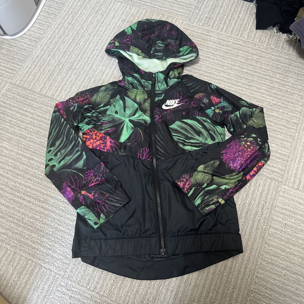 USED NIKE キッズ　ナイロンジャンパー　140サイズ