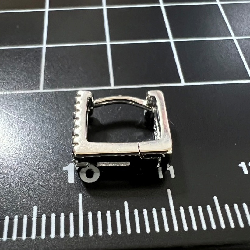 B596 匿名配送 リングピアス レディース ジルコニア s925 スクエア 正方形 シルバー フープピアス_画像9