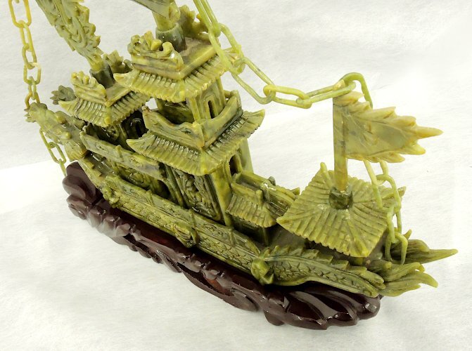 宝船 天然石 39cm 風水龍脈寳船 南方翡翠 鉱石 鉱物 置き物 宝船 天然石 39cm 風水龍脈寳船 南方翡翠 鉱石 鉱物 置き物
