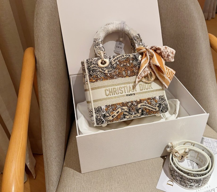 Dior ディオール ハンドバッグ トートバッグ レディース lady d Dior ディオール ハンドバッグ トートバッグ レディース lady d