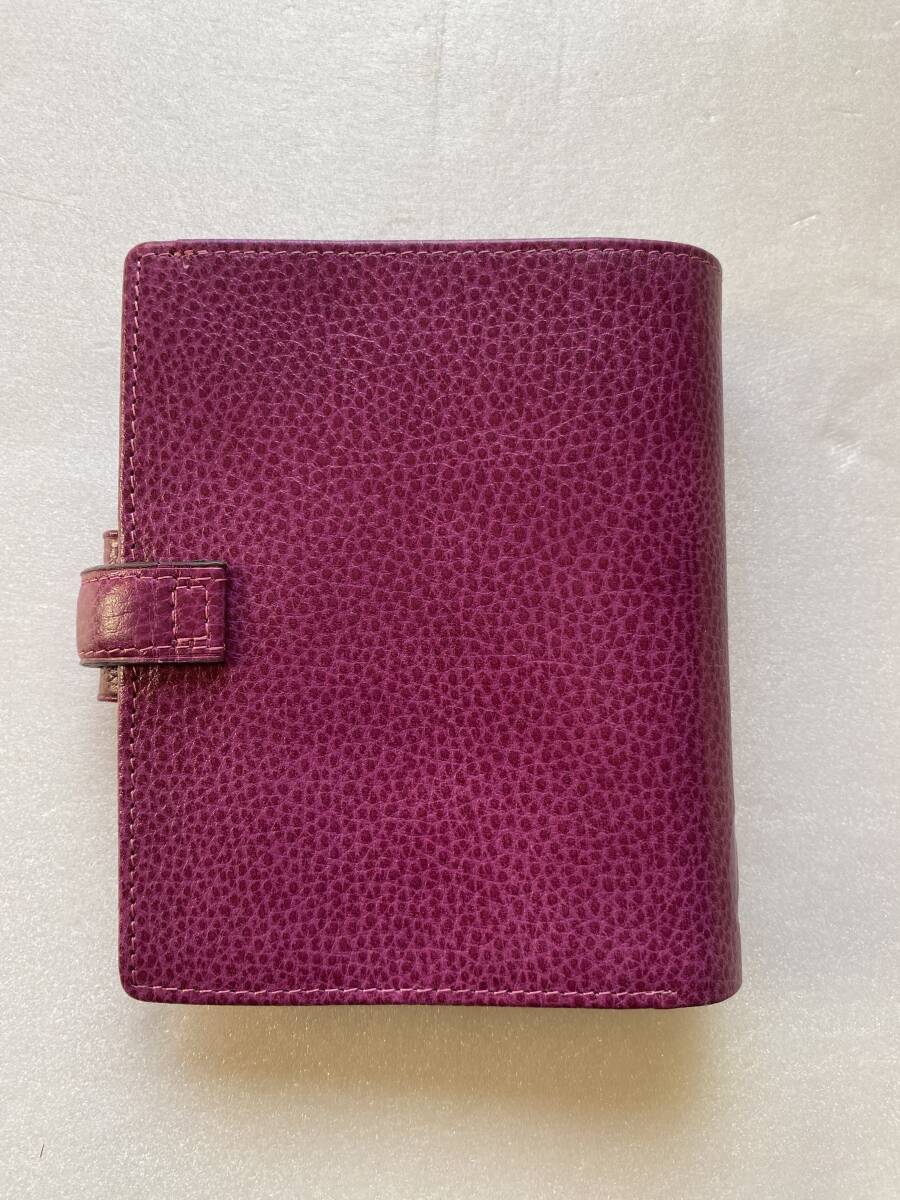 新品FILOFAX フィンスバリー スモール・ラズベリー2022-2025純正暦付 新品FILOFAX フィンスバリー スモール・ラズベリー2022-2025純正暦付