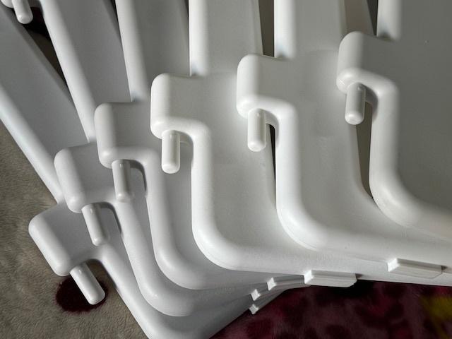 〔777-4〕☆iFam ベビーサークル 　75㎝パネル 5枚、65㎝パネル 1枚 (ライトグレー4枚、ホワイト 2枚) ☆