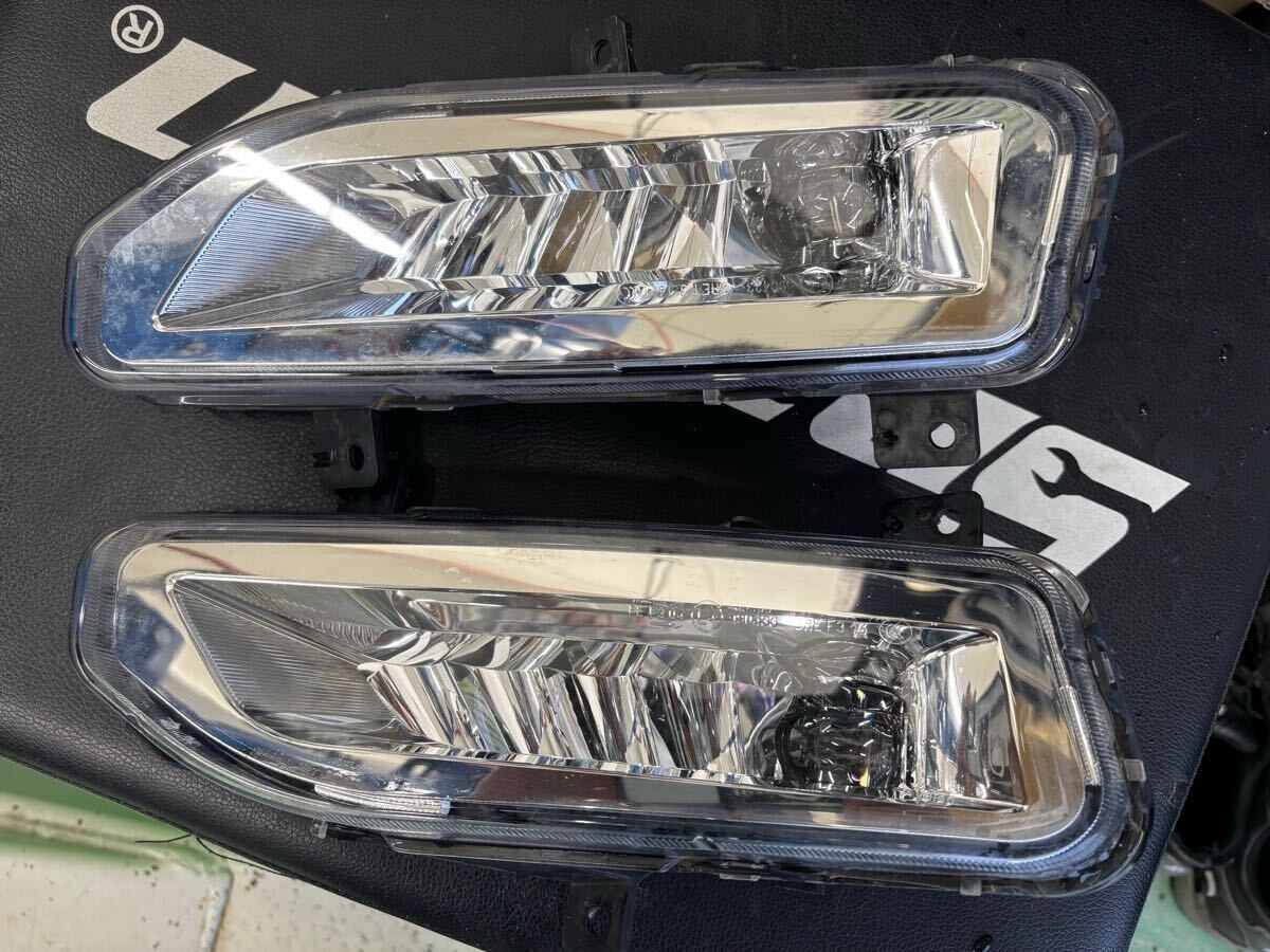 【美品 破損無し】C26 セレナ ヘッドライト 左右セット 後期　LED 美品 破損無し】C26 セレナ ヘッドライト 左右セット 後期 LED