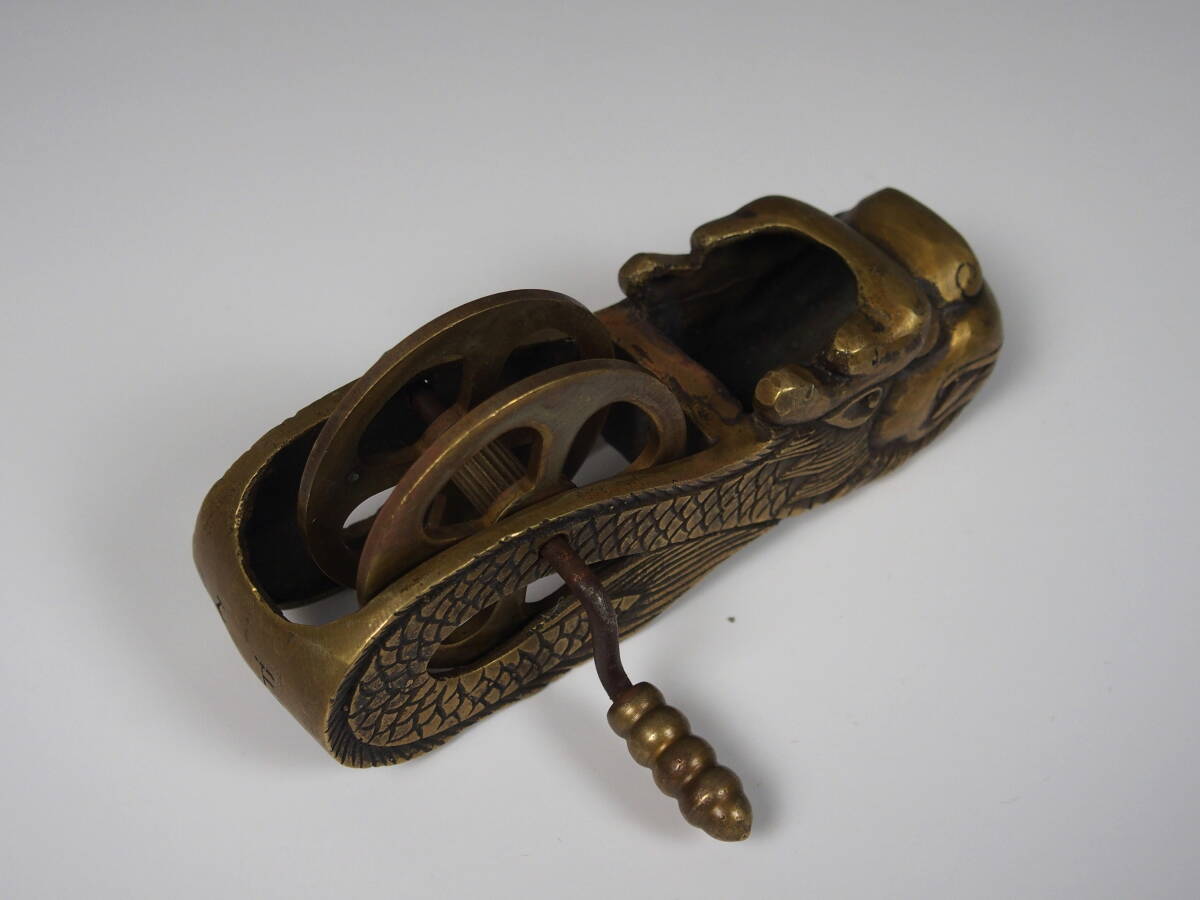 超珍館蔵】竹材細密彫 一路高升紋 筆筒 置物 古賞物 古美術品 超珍館蔵】竹材細密彫 一路高升紋 筆筒 置物 古賞物 古美術品