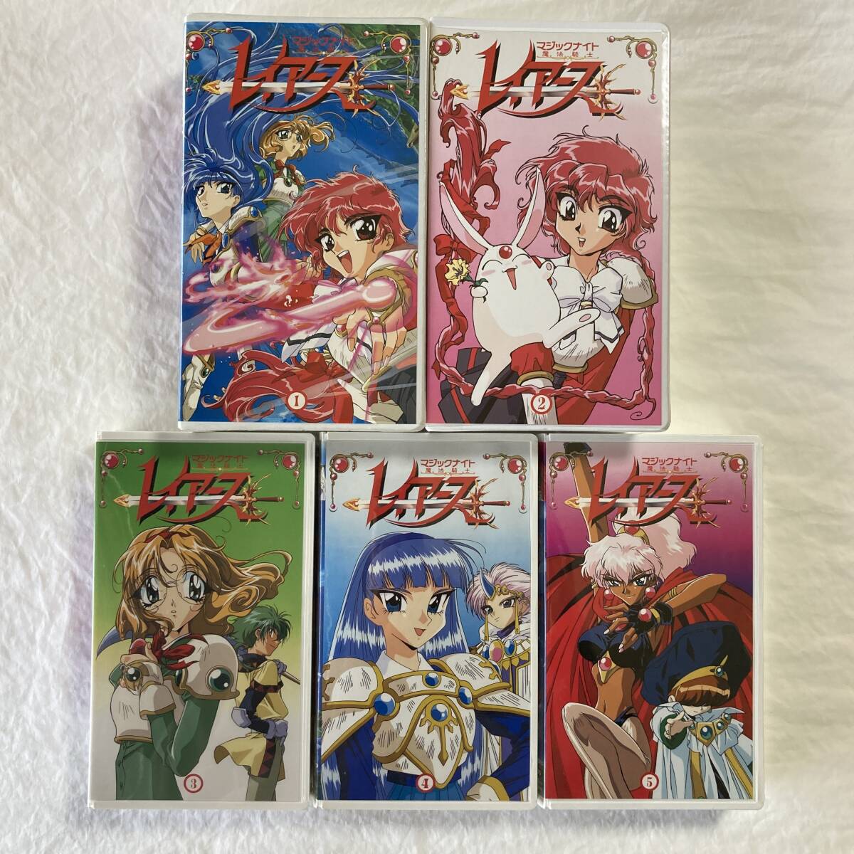 PolyGram ポリグラム 魔法騎士レイアース 1〜5巻 VHS ビデオテープ スタンプ・カード付 ジャンク品