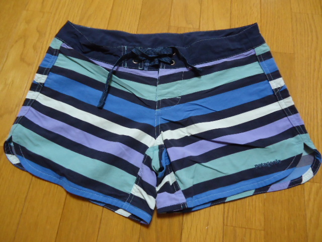即決　ハワイ　patagonia　パタゴニア　ショートパンツ　紺?紫?黒?水?白色　ボーダー柄　２?。兀?Ｓ　女性