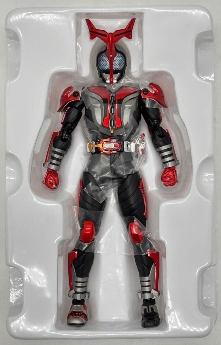 【美品】S.H フィギュアーツ 真骨彫製法 仮面ライダーカブト ハイパーフォーム バンダイ アクション フィギュア S.H.Figuarts
