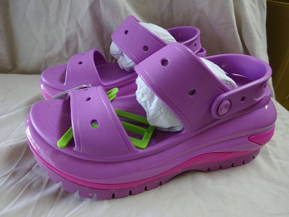 ★新品　crocs Mega Crush 24 cm 新1++