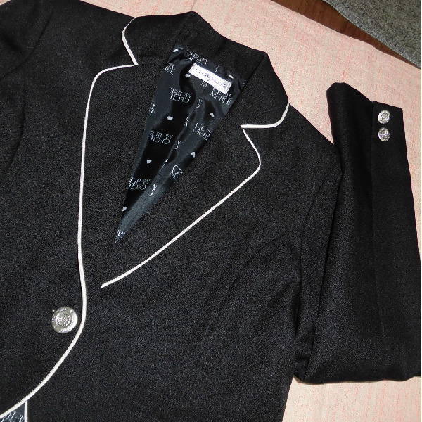 １回のみ使用！CECIL McBEEのフォーマルスーツ　165A　ワンピース　女児　卒業(yè) 入學(xué) 受験