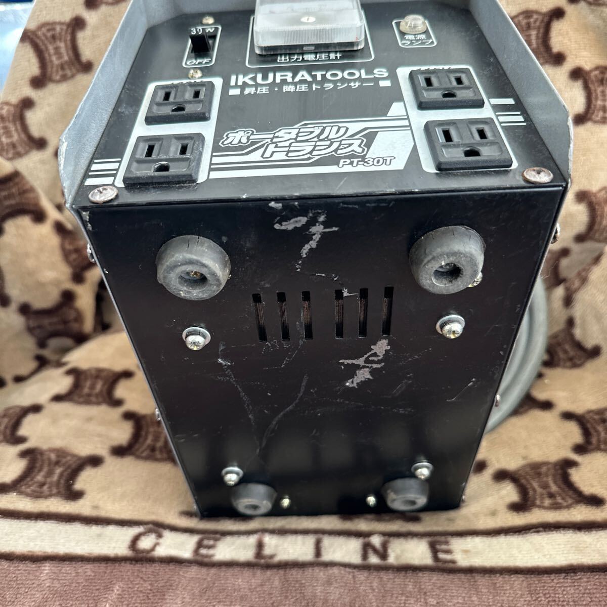 6630円 【中古品】〇育良精機(IKURA) ポータブルトランス PT-30T 6630円 【中古品】〇育良精機(IKURA) ポータブルトランス PT-30T