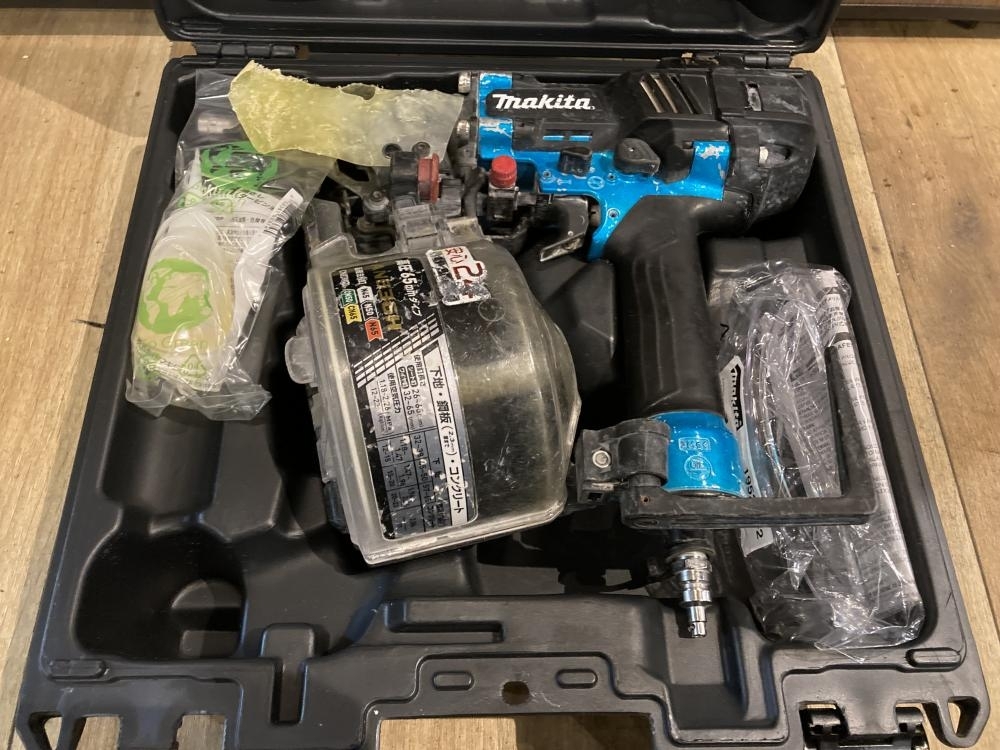 018★おすすめ商品★マキタ 65mm高圧釘打機 AN636HM