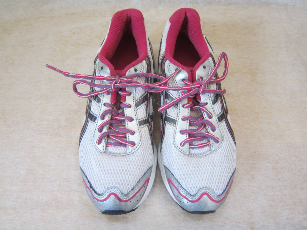 asics（アシックス）　ランニングシューズ　　白/ピンク/銀　　23.5㎝　　ok2412B