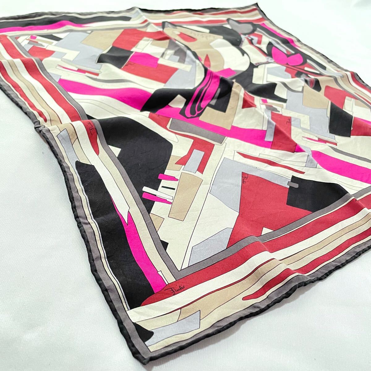 EMILIO PUCCI エミリオプッチ　鳥柄スカーフ　シルク