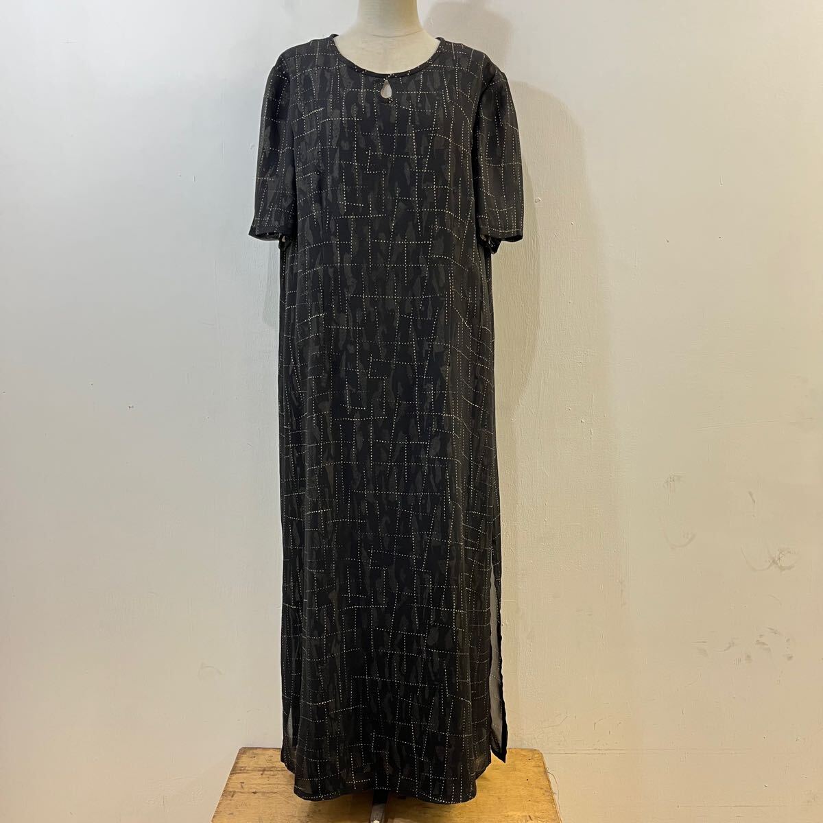 LEILIAN ロングワンピース 総柄ワンピース 二重デザイン 半袖ワンピース シースルー 黒 ブラック レリアン【レターパックプラス郵送可】G