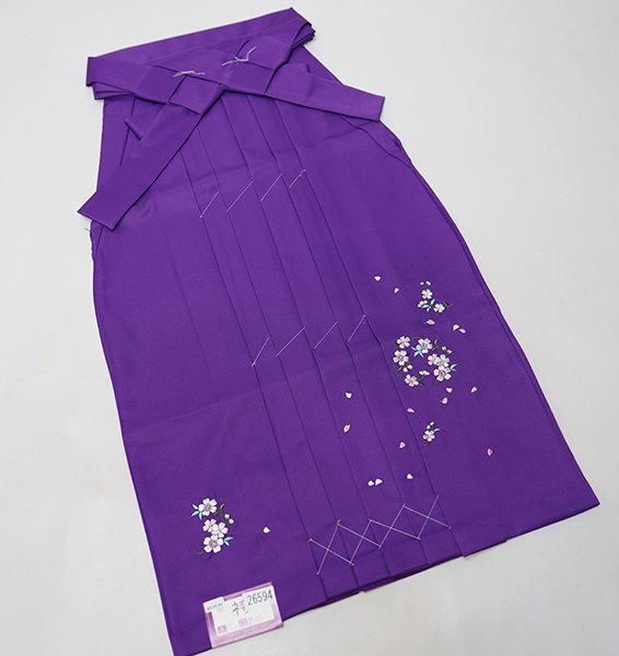 袴 刺繍袴 単品 女性用 行灯袴 ヘラあり 花刺繍 袴下87cm 適合身長145～153cm Sサイズ 紫色 卒業式に 新品（株）安田屋 NO26594